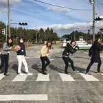 学校外観 横断歩道